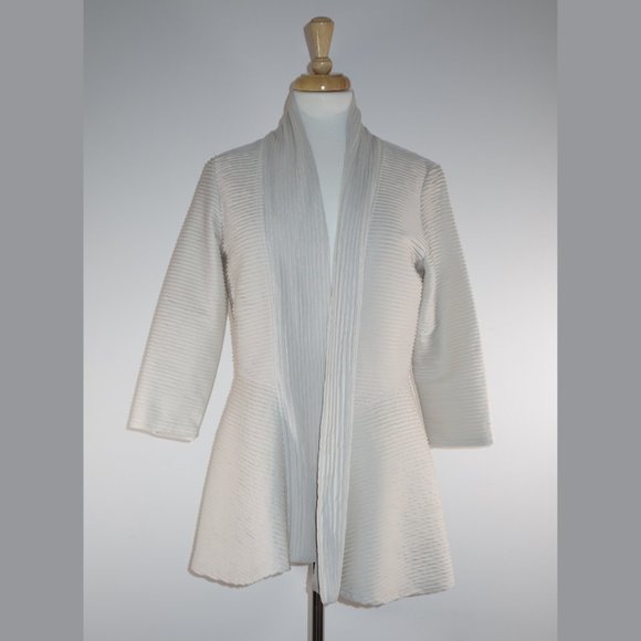 Frank Lyman Design Sweaters - Frank Lyman Cream Cardigan Coat - size 6